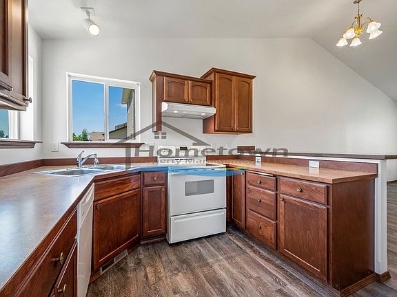 3rd image of 12454 W Devonshire Ave