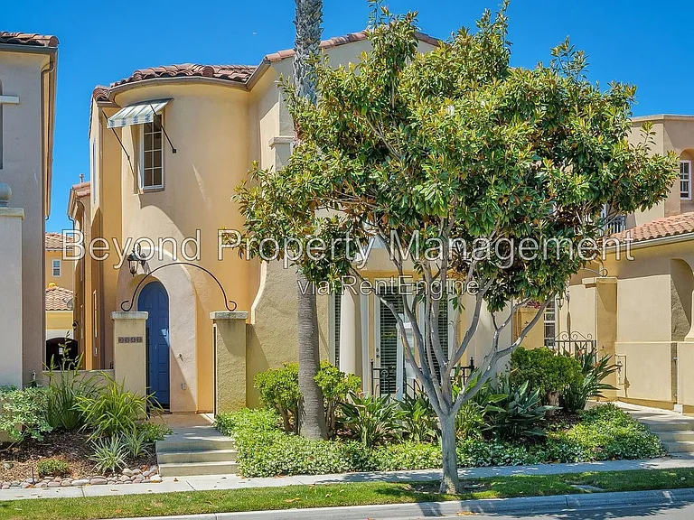 2947 Farragut Rd — Photo 2