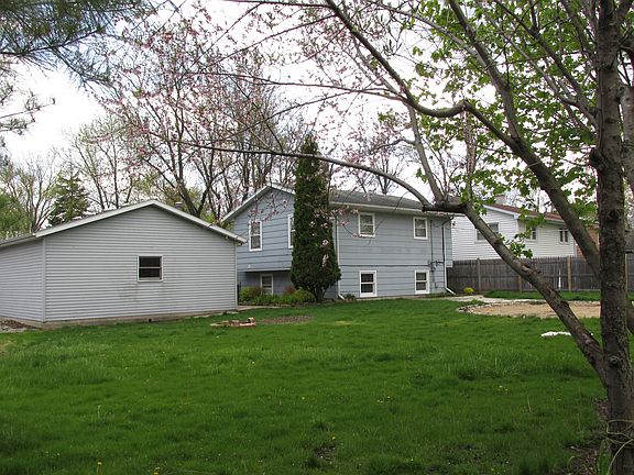 2nd image of 208 Juniper Ter #208
