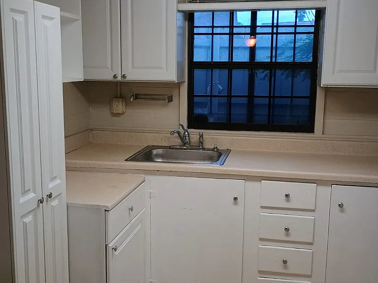 1824 N 77 Sunshine Strip #1 — Photo 3