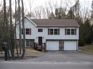 54 Edge Rock Dr, Drums, PA 18222