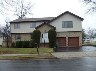 76 Roxy Ave, Edison, NJ 08820