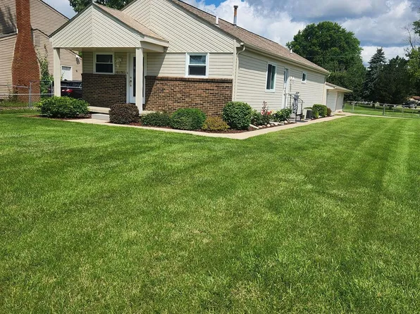 48293 Jefferson Ave, Chesterfield, MI 48047