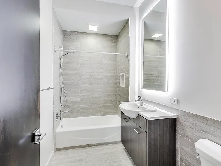 2742 N Lincoln Ave #301 — Photo 17