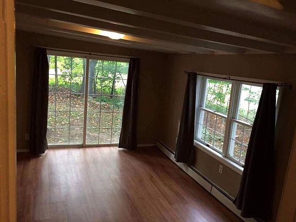 3rd image of 17 Woodward St
