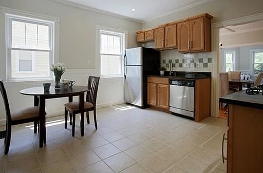5th image of 15 Marlboro St #1