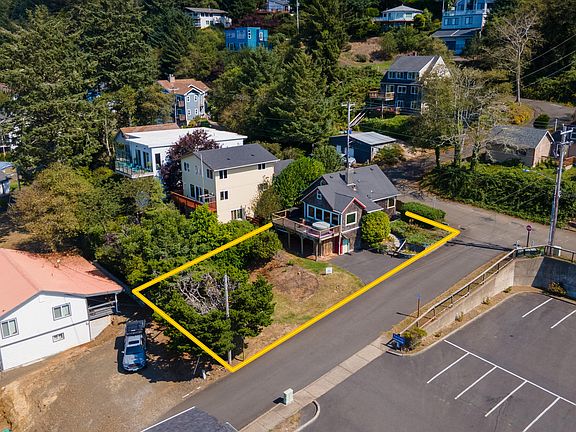 5th image of 247 NE Williams Ave