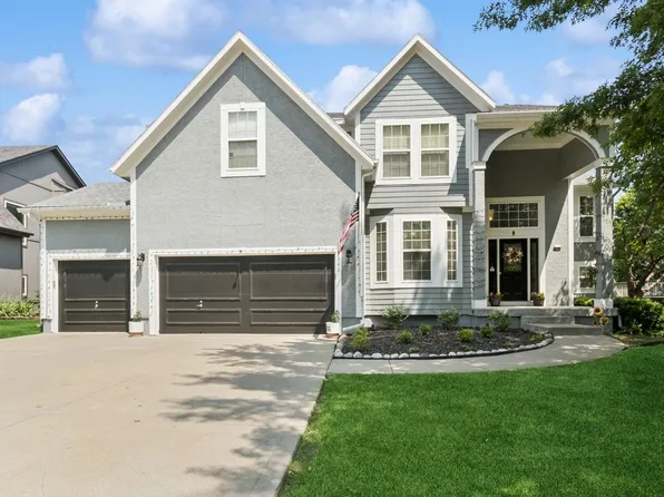 5341 Meadowlark Dr, Shawnee, KS 66226