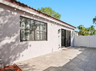 11653 NW 11th St, Pembroke Pines, FL 33026