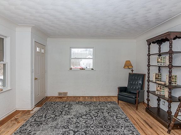 2nd image of 13079 Brockway Blvd