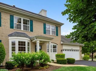 630 Dunhill Ln, Carol Stream, IL 60188