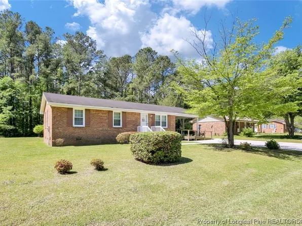 405 N Pine St, Roseboro, NC 28382