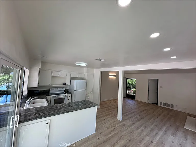 635 Flaming Star Ave — Photo 6