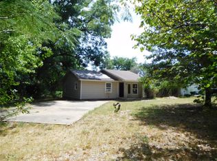 220 Laughlin Rd, Sherman, TX 75092