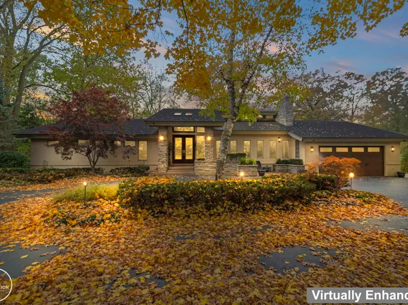39401 Cypress St, Clinton Township, MI 48036