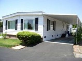 5 Oakwood Dr, Petaluma, CA 94954