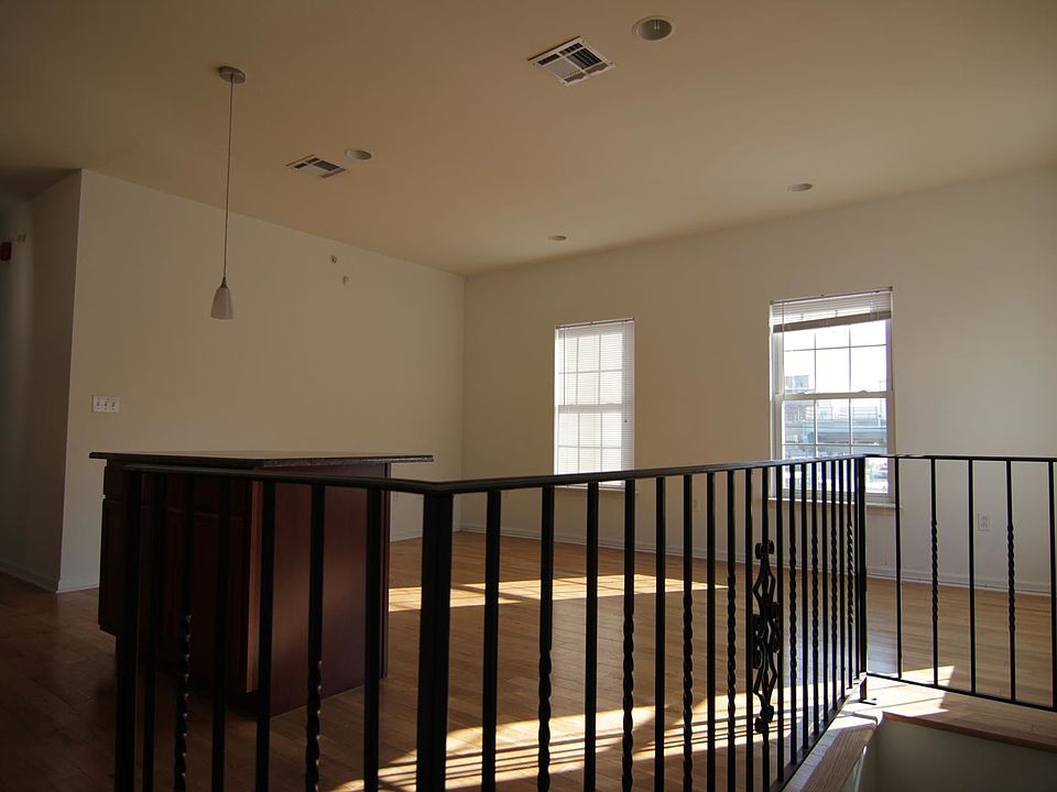 1st image of 1218 N Hope St #B