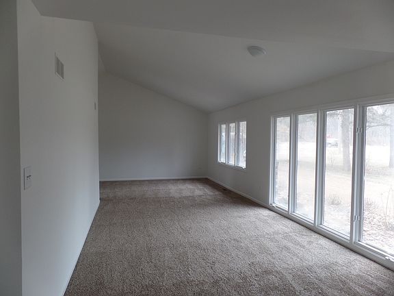 4th image of 10275 W 143rd St