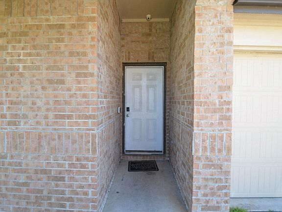 4th image of 702 Autumn Flats Way