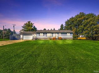 2227 N Graf Rd, Caro, MI 48723
