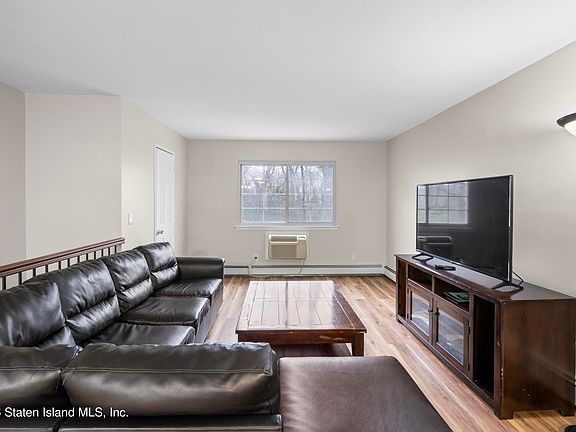 3rd image of 3747 Amboy Rd APT 1-B