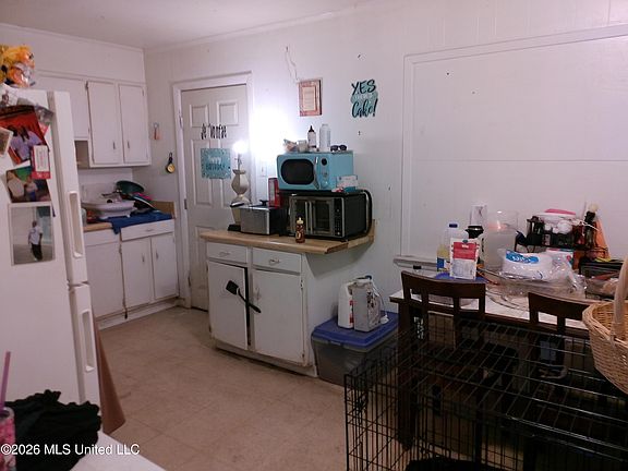 5th image of 9 Park Dr