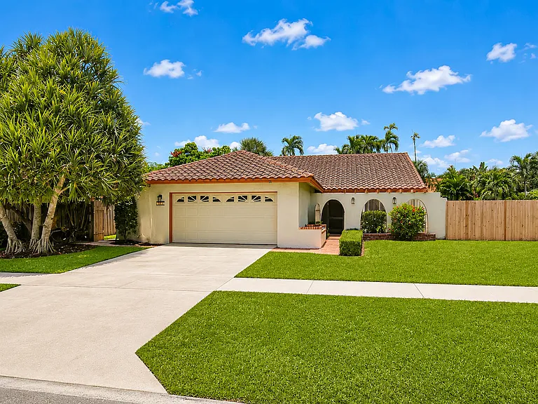 7407 Silver Woods Ct — Photo 2