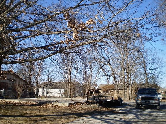 2nd image of 1311 W Forest Dr