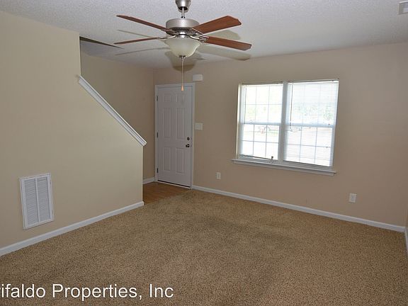 4th image of 2009 Grandeur Ave