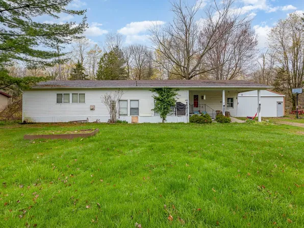 3312 S Lakeshore Rd, Harbor Beach, MI 48441