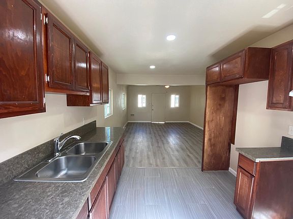 3rd image of 8631 State St #86311/4