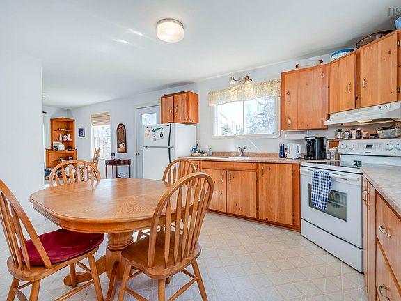 5th image of 577 Alma Rd