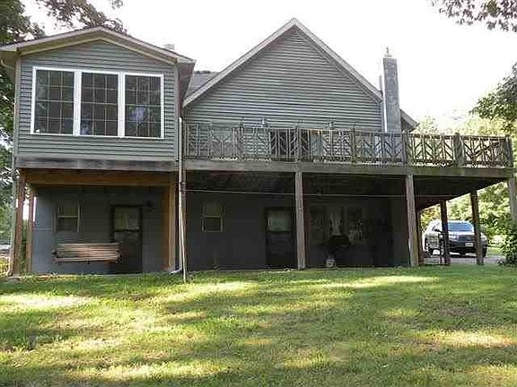 3rd image of 73 Nancy Ave