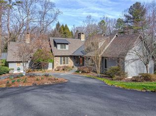 2 Sheffield Pl, Winston Salem, NC 27104