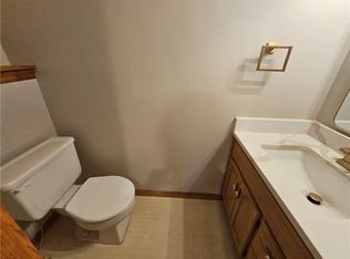 1307 NE Florence Ave, Lees Summit, MO 64086