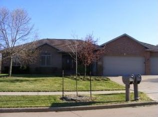 131 W Winrowe Dr, Appleton, WI 54913