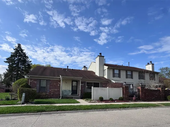 38984 Golfview Dr W, Clinton Township, MI 48038