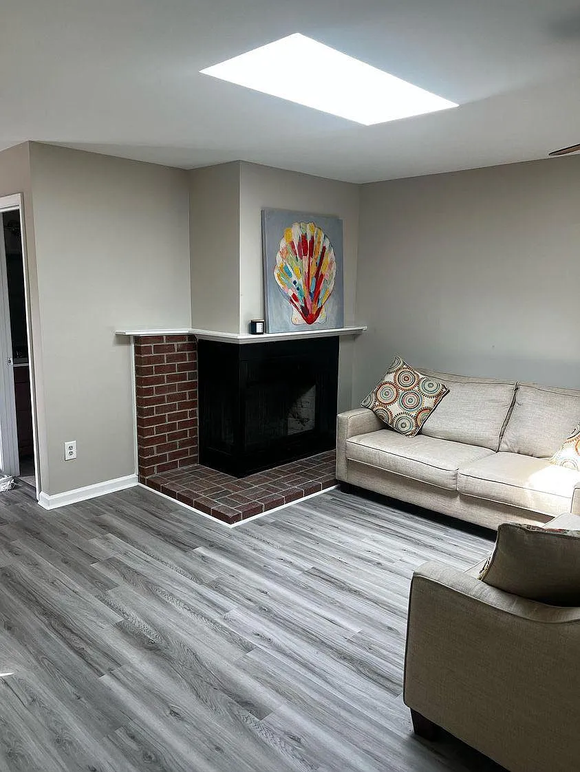 2 bed, 948 sqft, $1,915 — Photo 3
