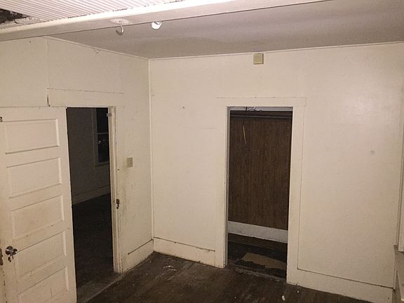 3rd image of 127 S Frankfort Ave