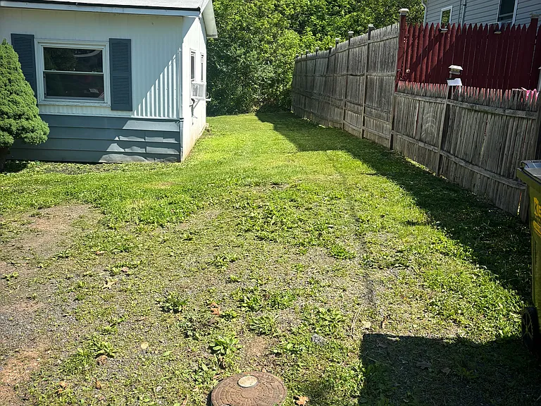 1423 Claire Dr — Photo 4