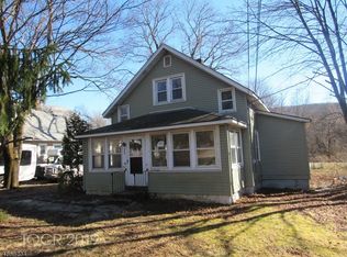 25 Oak Ridge Rd, Newfoundland, NJ 07435