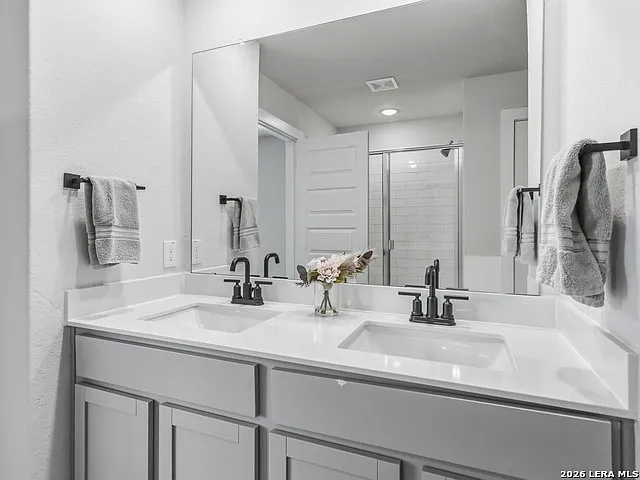 14607 Emerio Dr — Photo 15