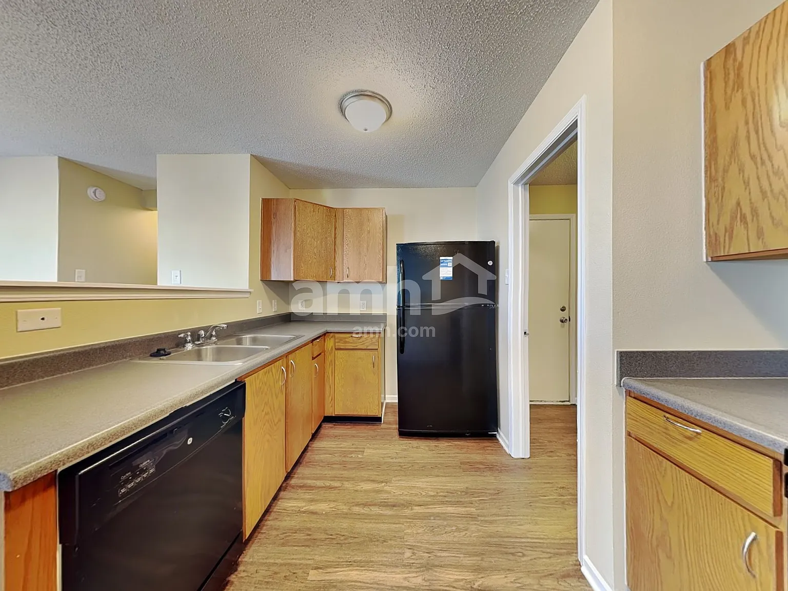 3 bed, 2.0 bath, 1200 sqft, $1,645 — Photo 4