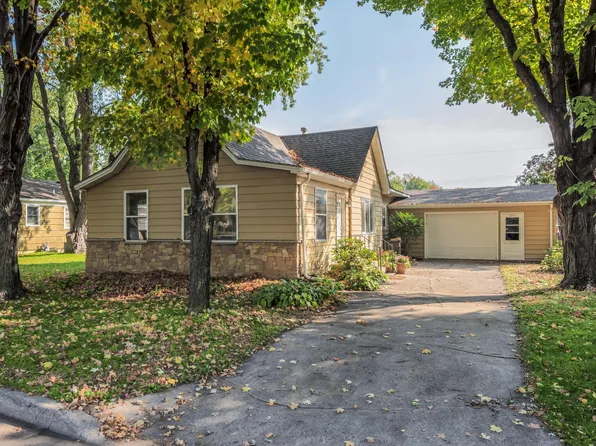 124 Oak St N, Lester Prairie, MN 55354