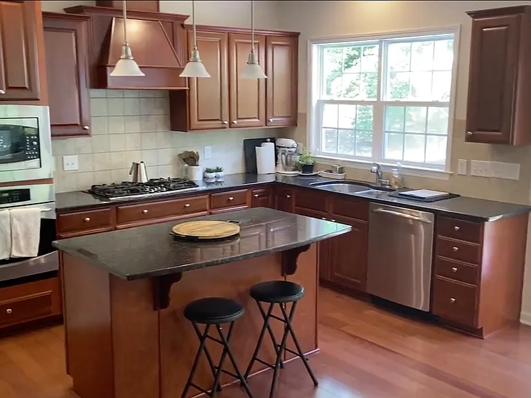 1041 Holtridge Dr — Photo 13
