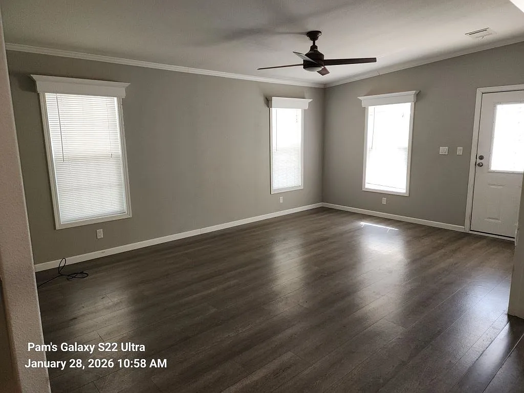 3 bed, 2.0 bath, 1393 sqft, $1,399 — Photo 3