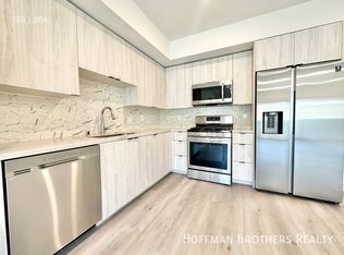 1552 Brockton Ave #102, Los Angeles, CA 90025