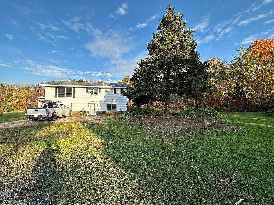 Road view front of house