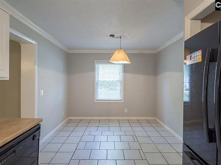 98 Riverview Ct — Photo 8