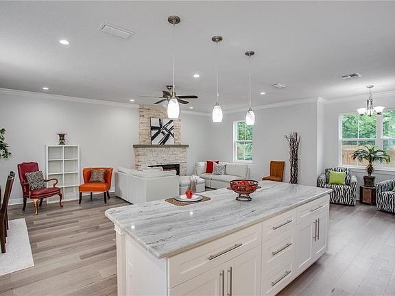 3rd image of 770-A Ellwood Ave